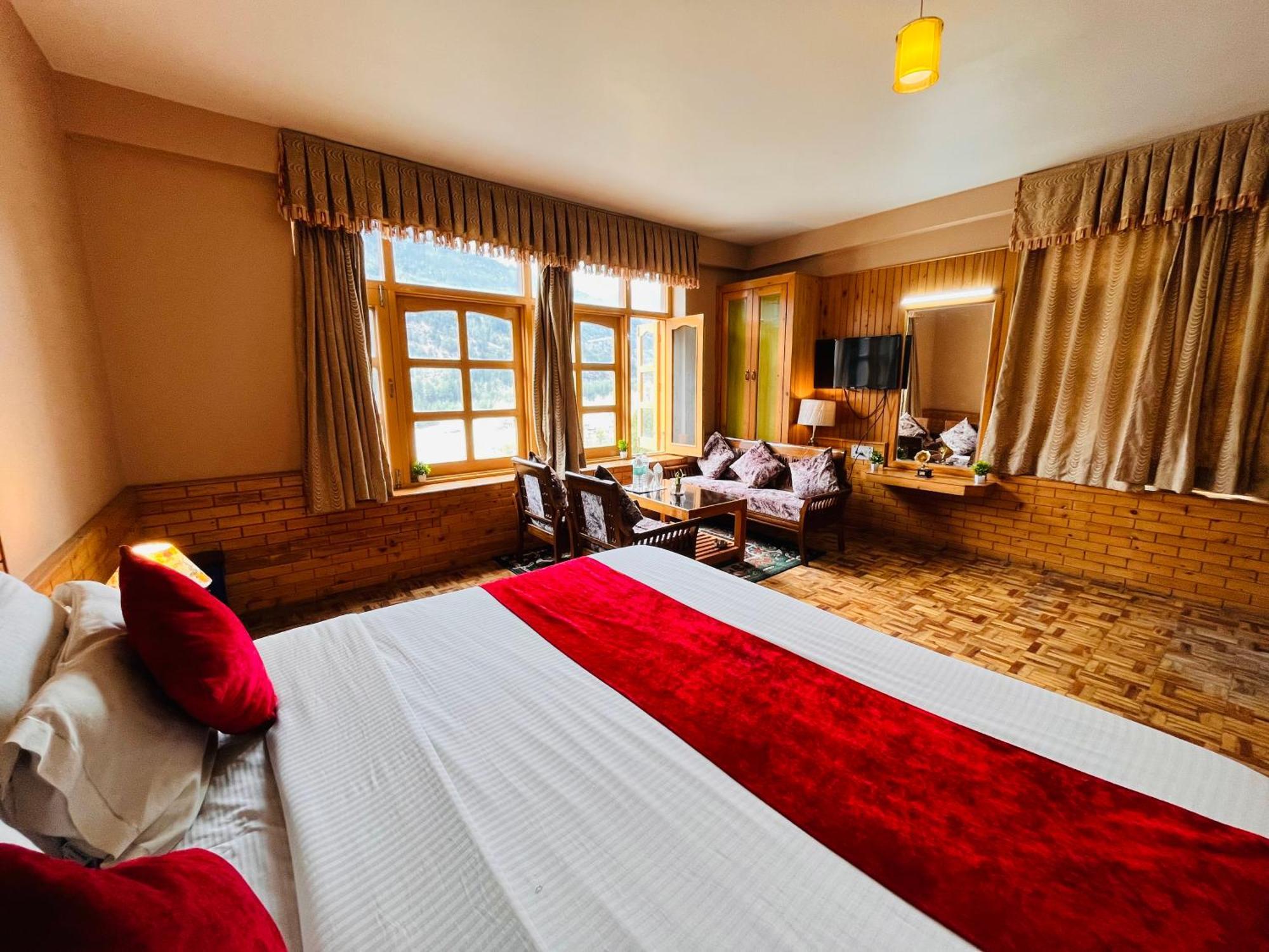 Snow Clad Riverview Hotel & Resort, Manali Manāli Exterior foto