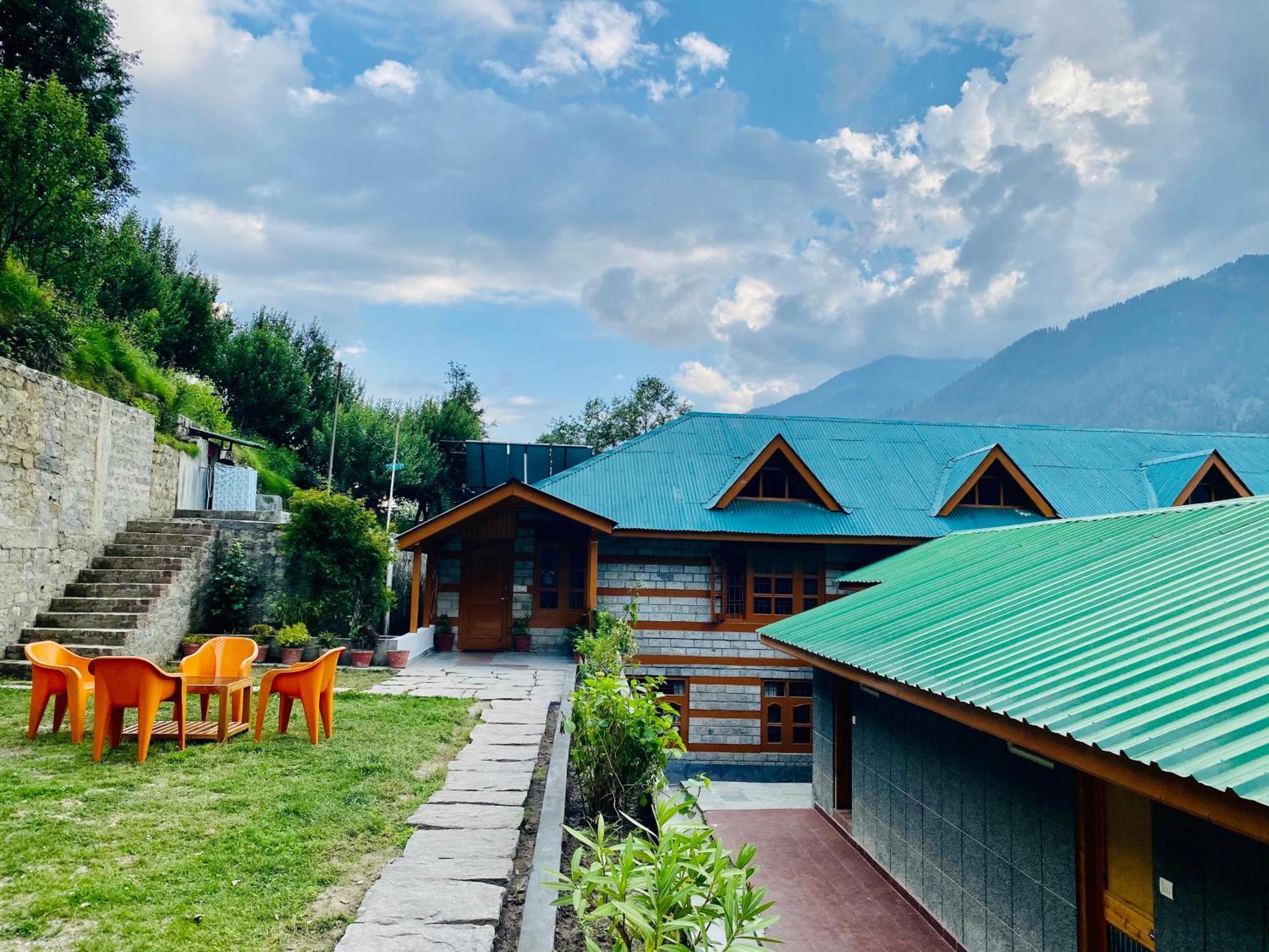 Snow Clad Riverview Hotel & Resort, Manali Manāli Exterior foto