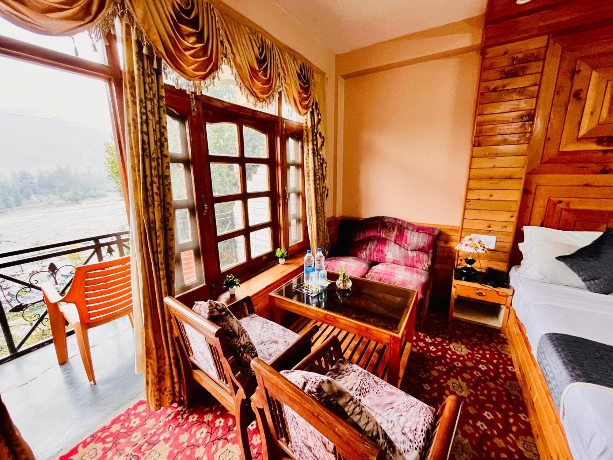Snow Clad Riverview Hotel & Resort, Manali Manāli Exterior foto