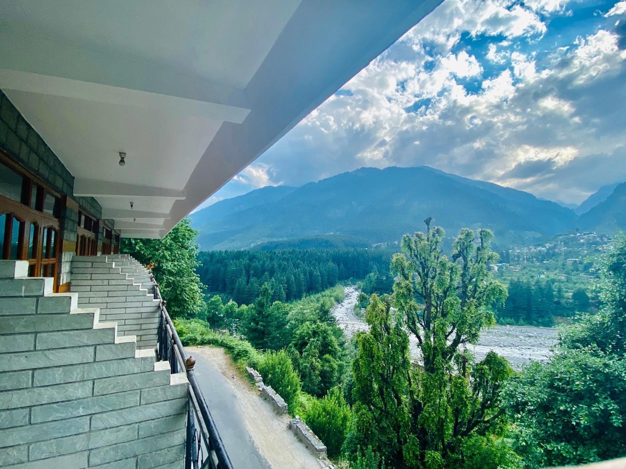 Snow Clad Riverview Hotel & Resort, Manali Manāli Exterior foto