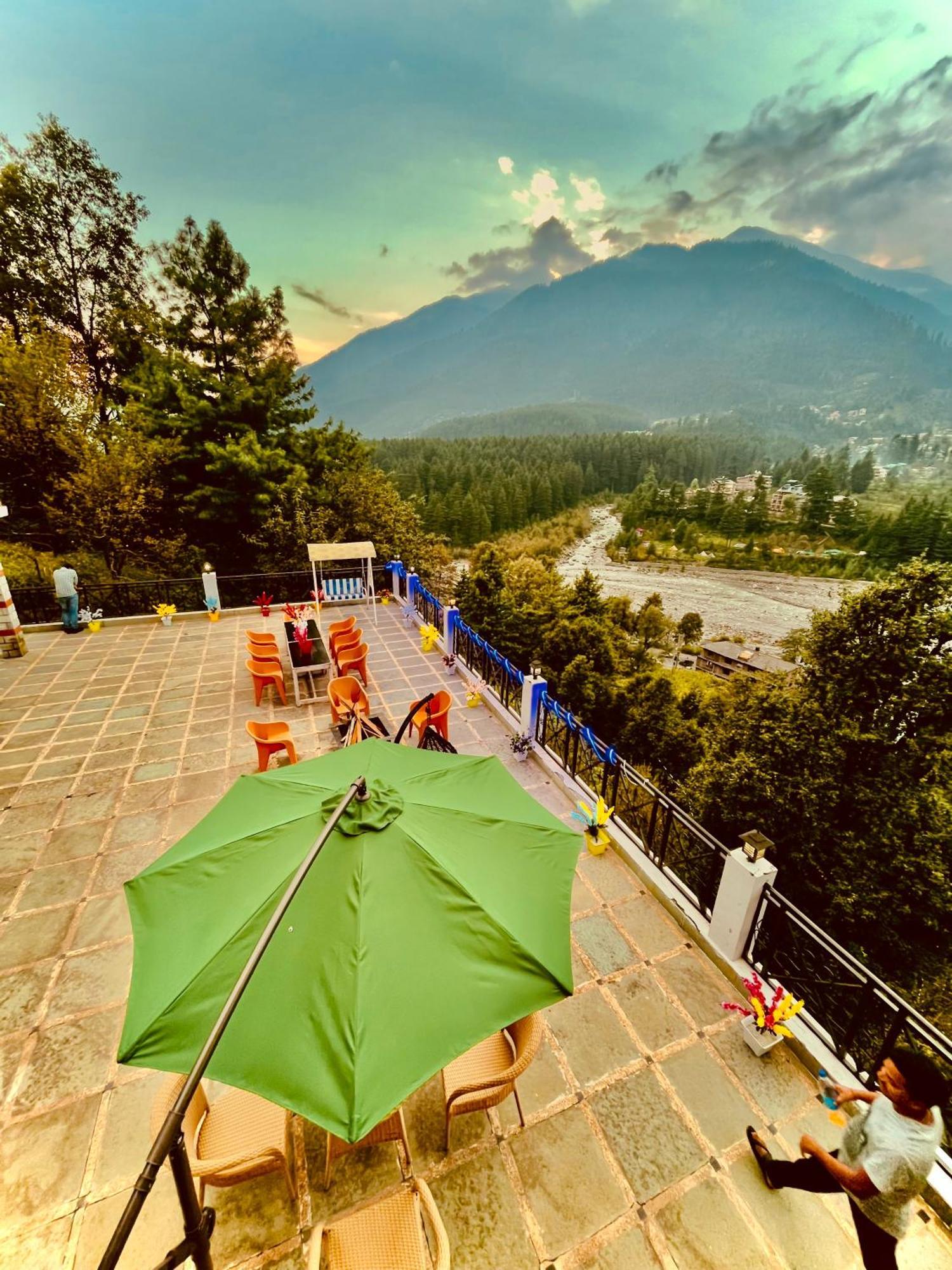 Snow Clad Riverview Hotel & Resort, Manali Manāli Exterior foto