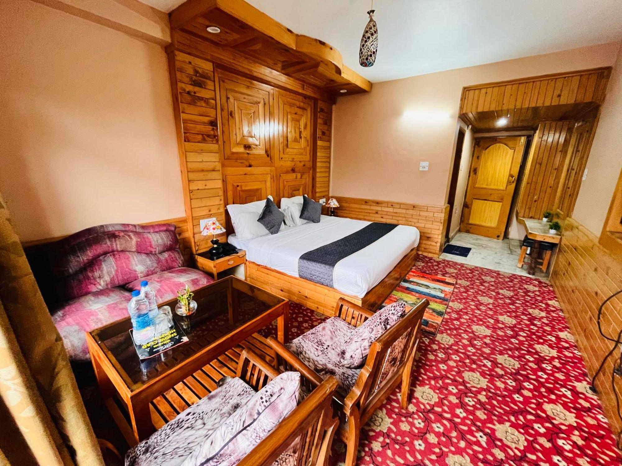 Snow Clad Riverview Hotel & Resort, Manali Manāli Exterior foto