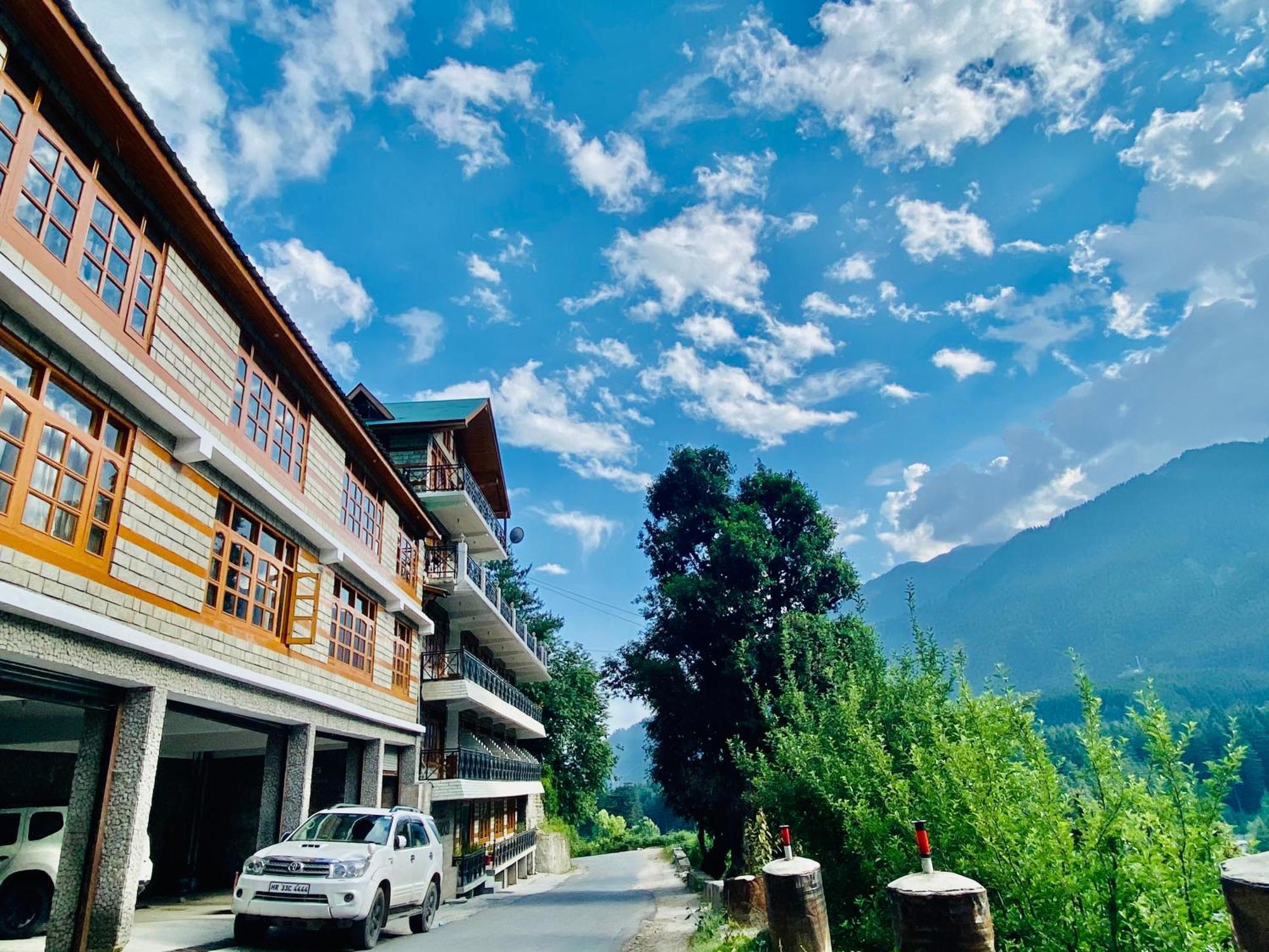 Snow Clad Riverview Hotel & Resort, Manali Manāli Exterior foto